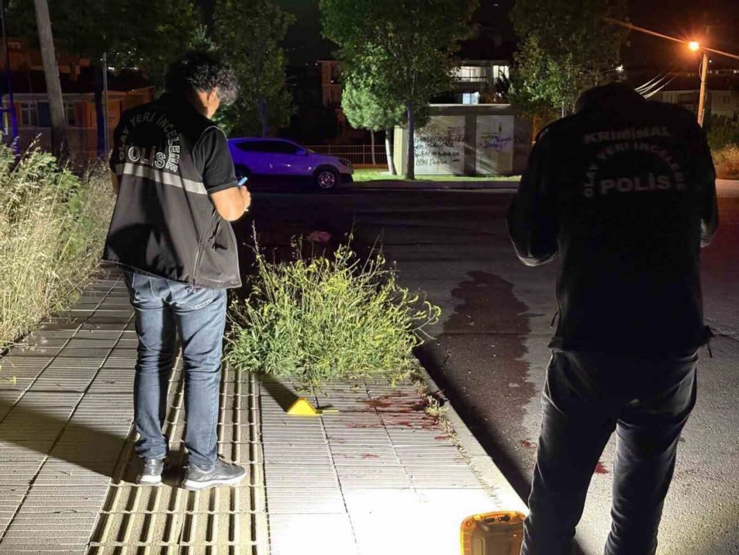 Çorum'da Bıçaklı Kavga: Yaralı Halde Kaçan Genç Çocuk Parkında Bulundu