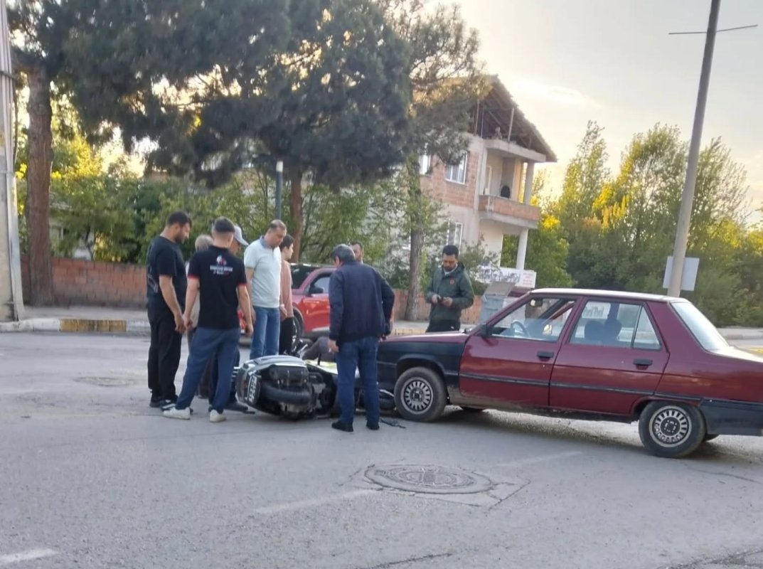 Osmancık'ta Korkutan Kaza: Otomobil İle Motosiklet Çarpıştı