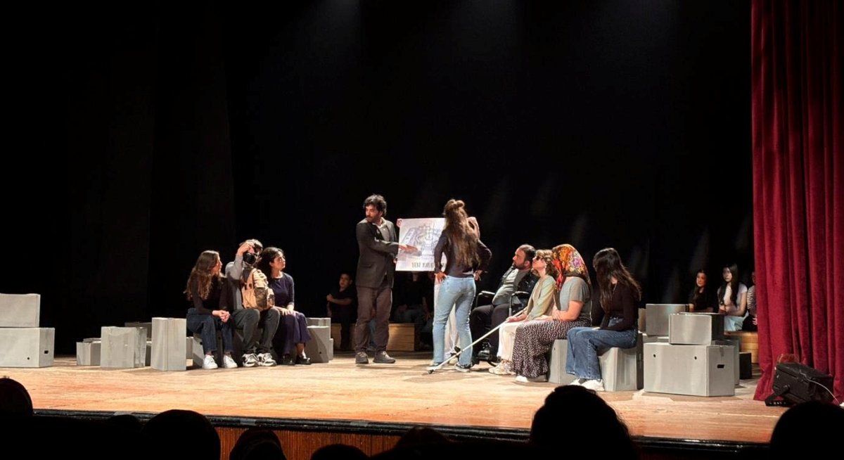 Farkındalık Yaratan Tiyatro Gösterisi: "Asıl Engel Fiziksel Değil, Önyargılardır"