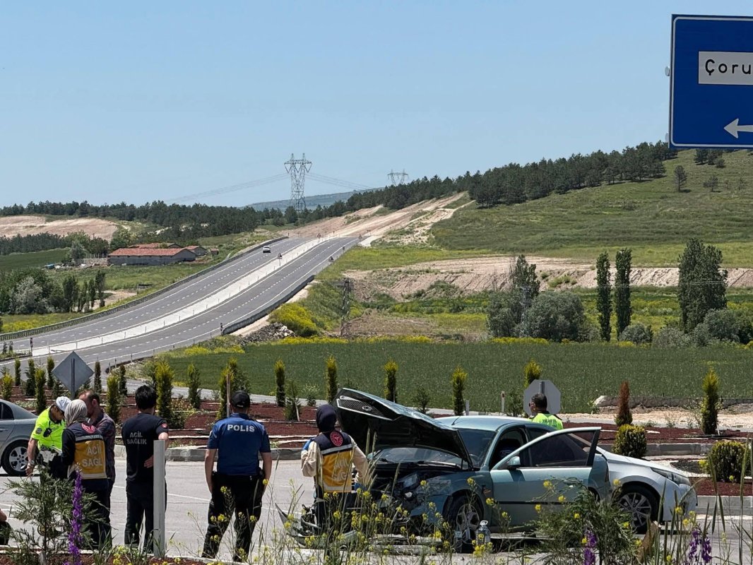 Çorum-Osmancık Yolu Çıkış Kavşağında Yine Kaza: "Önlem Alınması İçin İlla Biri Mi Ölmeli?"
