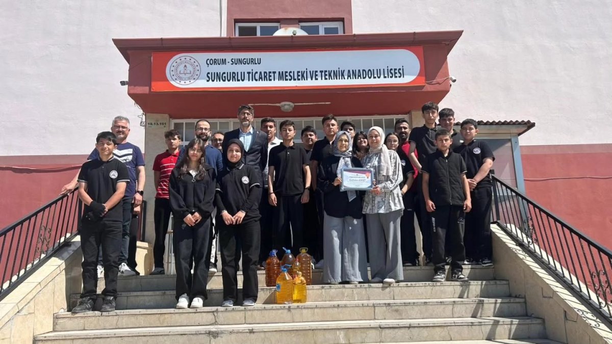 Sungurlu'da Geleceğin Çevrecileri İş Başında: Öğrencilerden Sıfır Atık Seferberliğine Destek