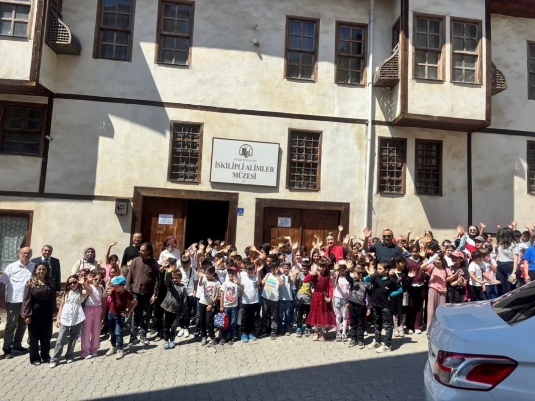 İskilip'te Köy Okulu Öğrencilerine Tarih Ve Kültür Yolculuğu