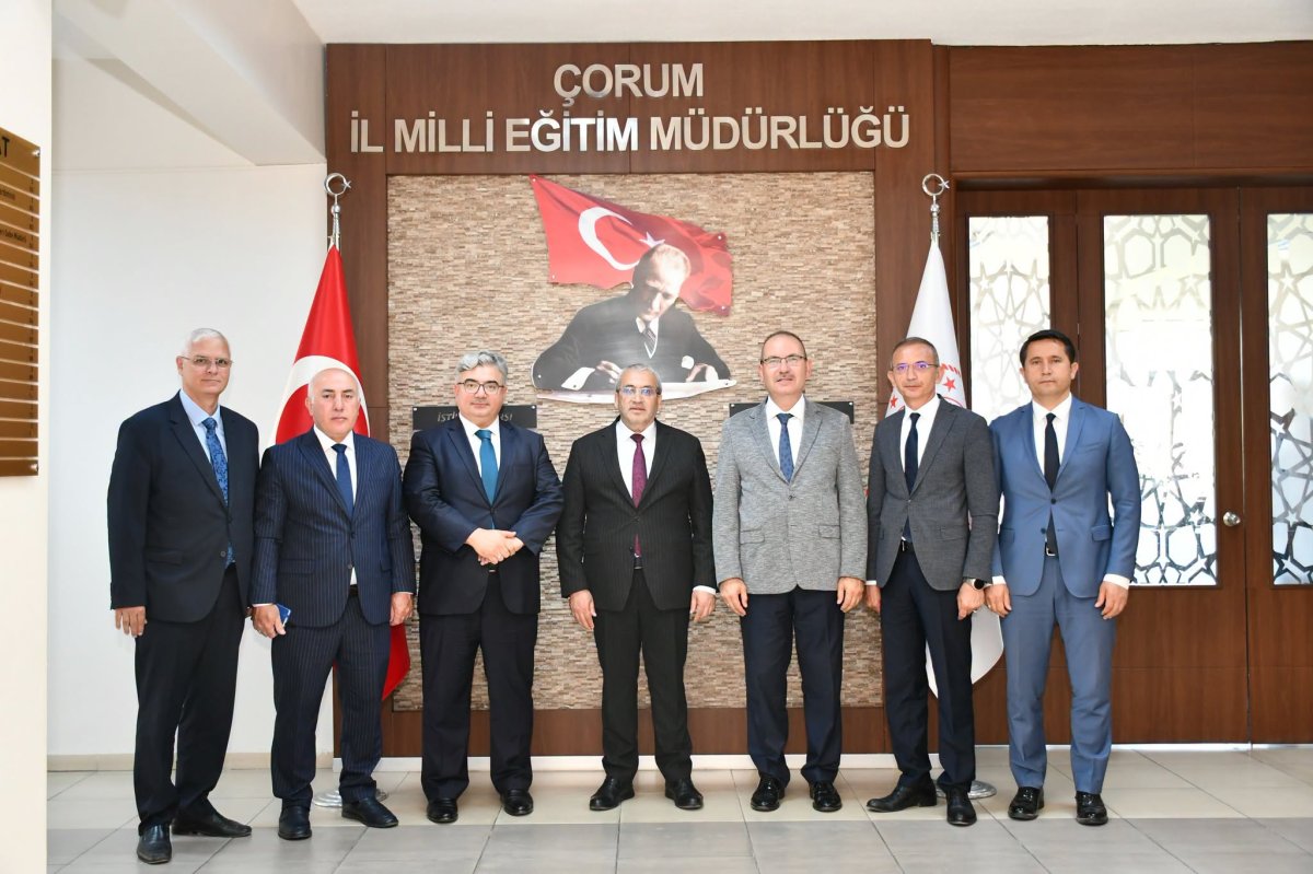 Eğitim Müfettişlerinden İl Millî Eğitim Müdürü Cemil Çağlar'a Ziyaret