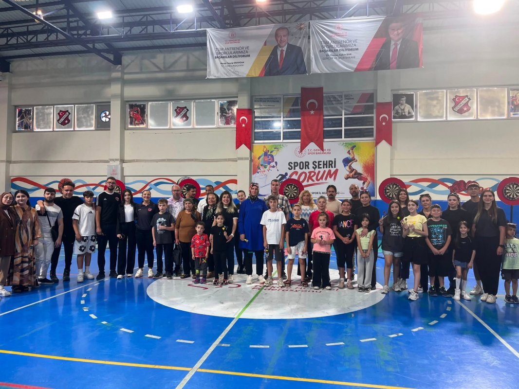 15 Temmuz'da Anlamlı Etkinlik: Tevfik Kış Spor Salonu'nda Dart Heyecanı