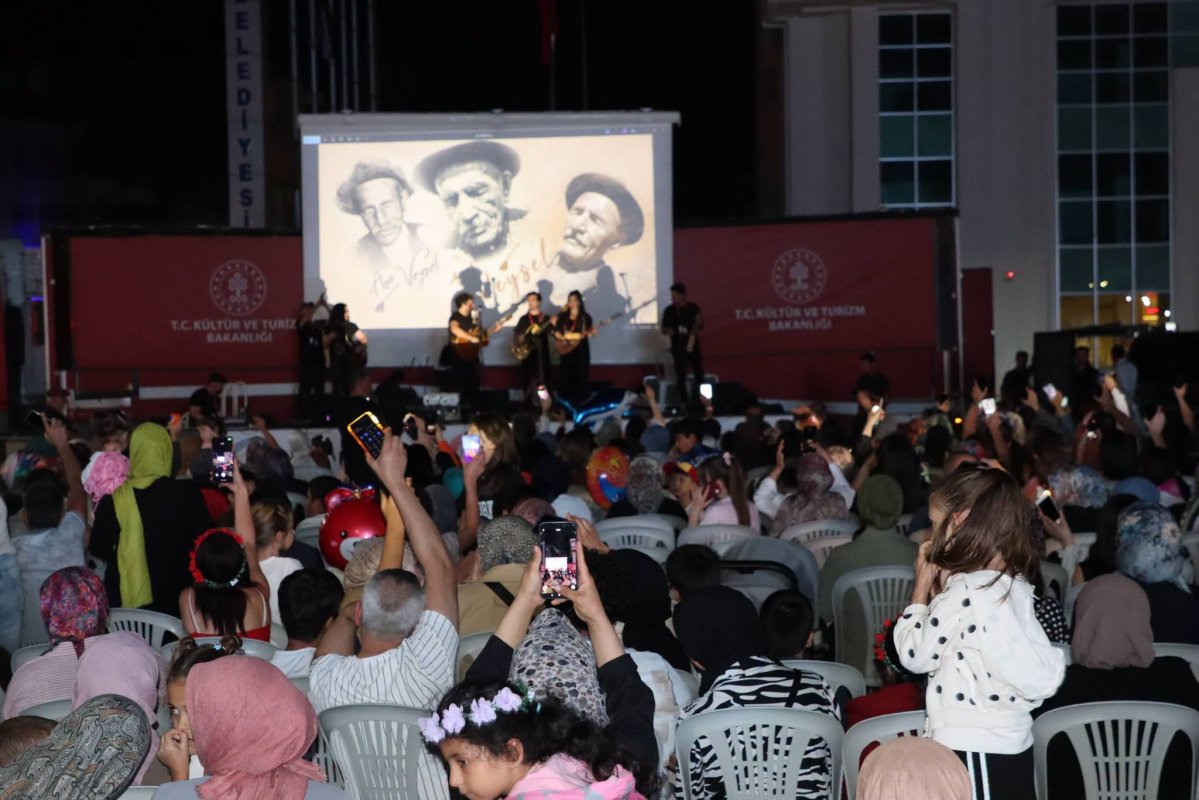 Gezen Sinema Tırı Alaca'da: Açık Havada Sinema Ve Konser Keyfi