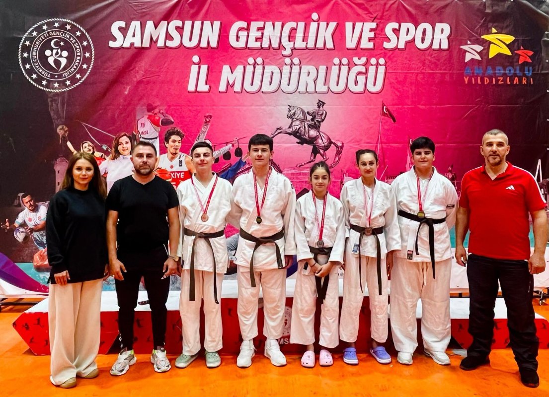 Samsun'da Judo Rüzgarı: Sporcularımızdan Yarı Finallerde 5 Madalya