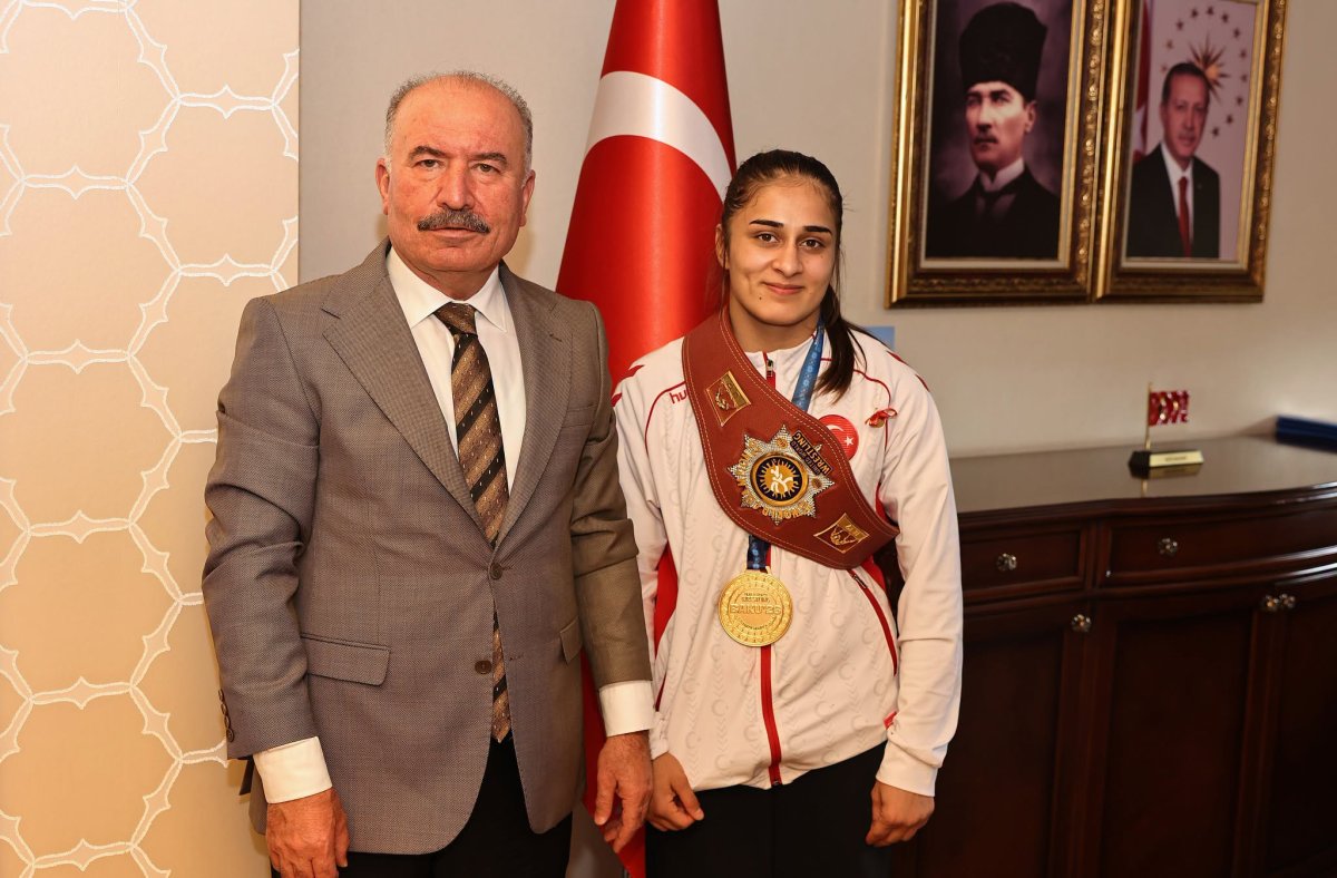Dünya Şampiyonu Özdenur Özmez'den Vali Çalgan'a Ziyaret