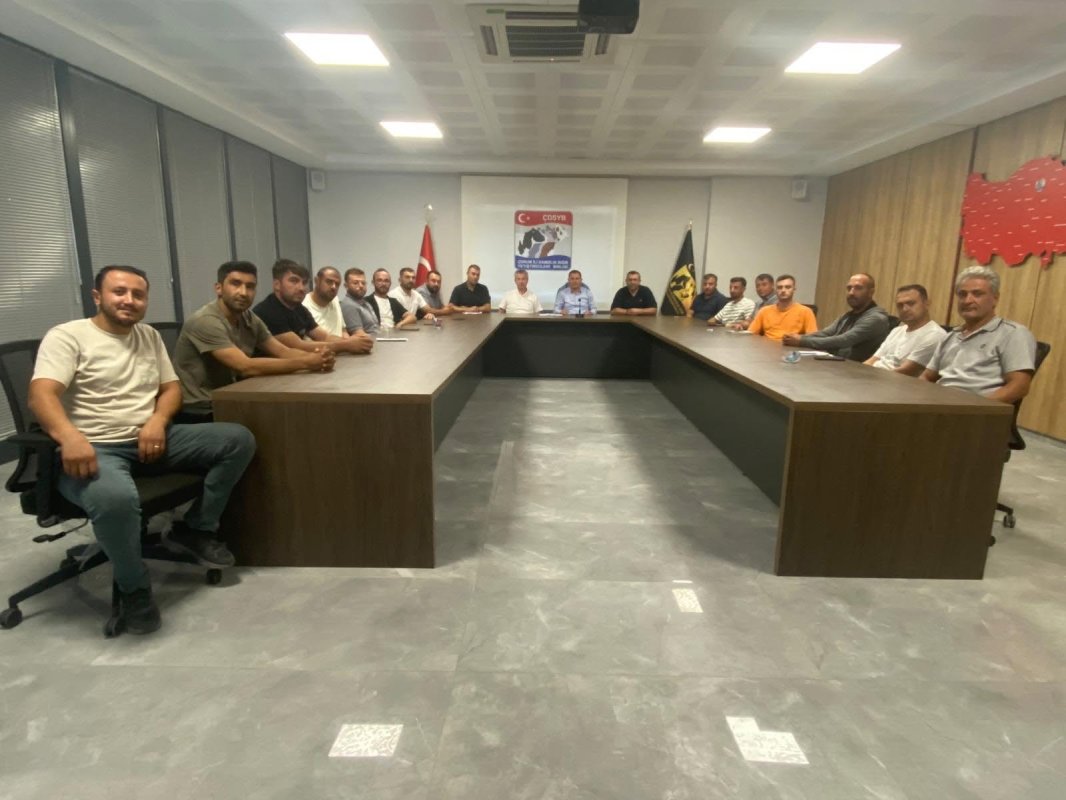 Damızlık Sığır Yetiştiricileri Birliği'nden Kapsamlı Saha Personeli Toplantısı