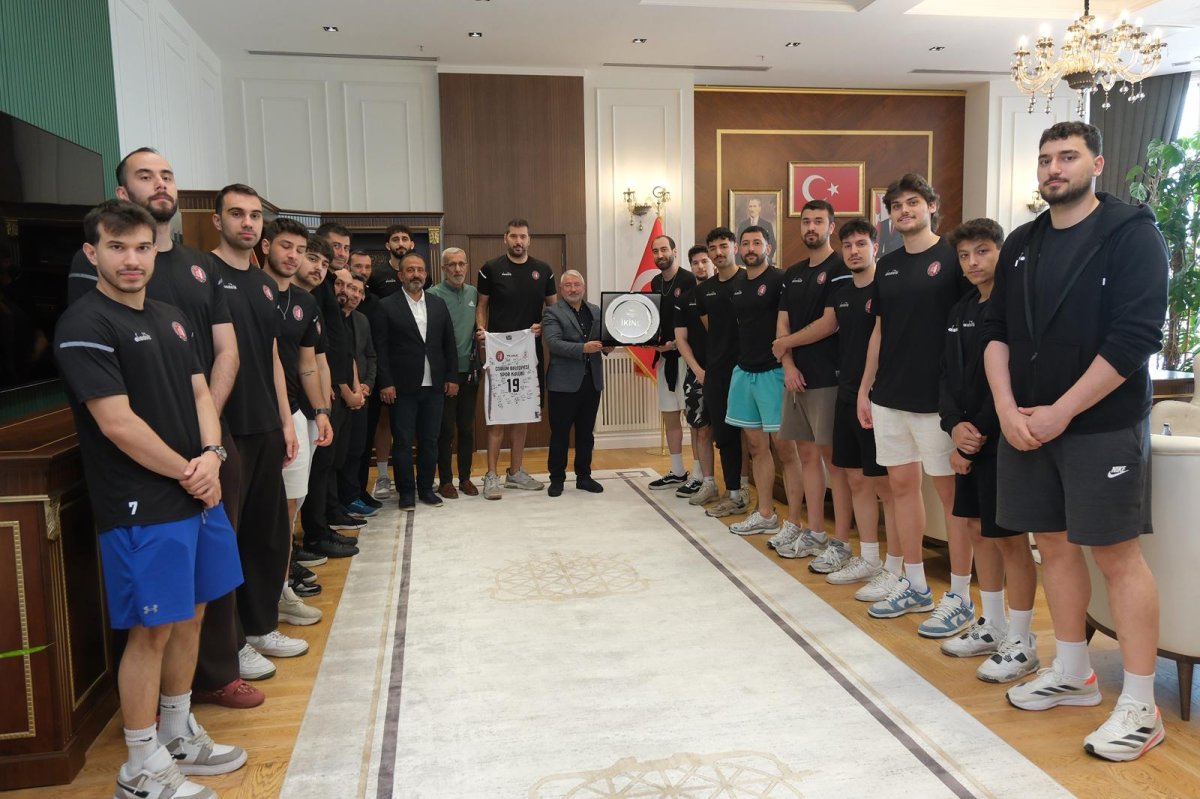 Çorum Belediyesi Basketbol Takımından Başkan Aşgın’a Ziyaret