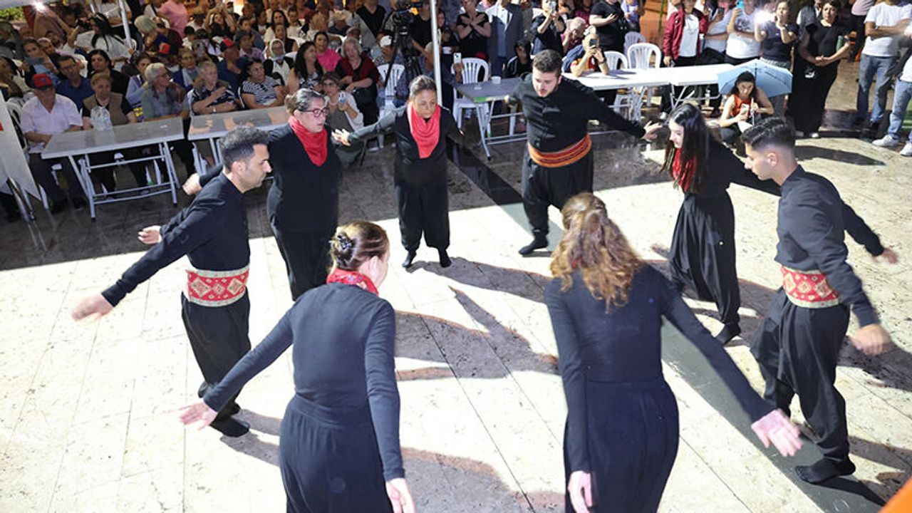 Çorumlular Mamak’ta Aşure Lokması Dağıttı