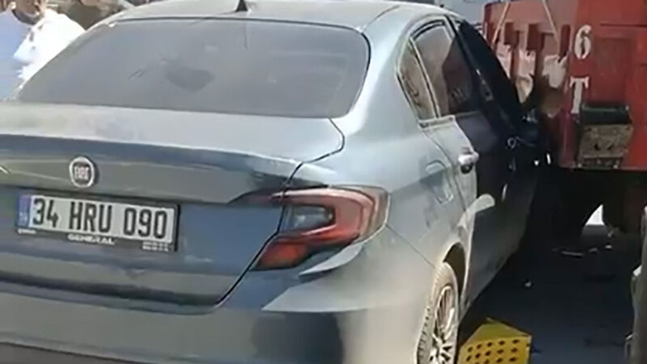 Dönmek İsterken Römorka Çarptı