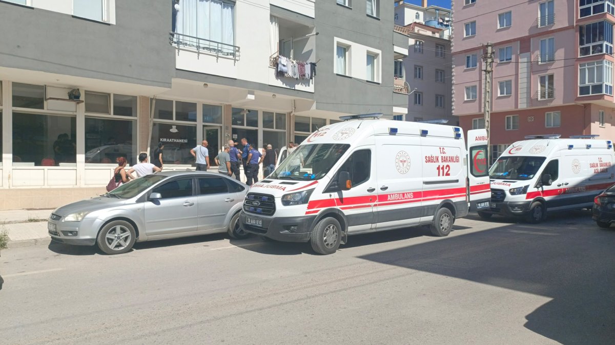 Çorum'da Kıraathanede Bıçaklı Kavga: 1'i Ağır 2 Yaralı