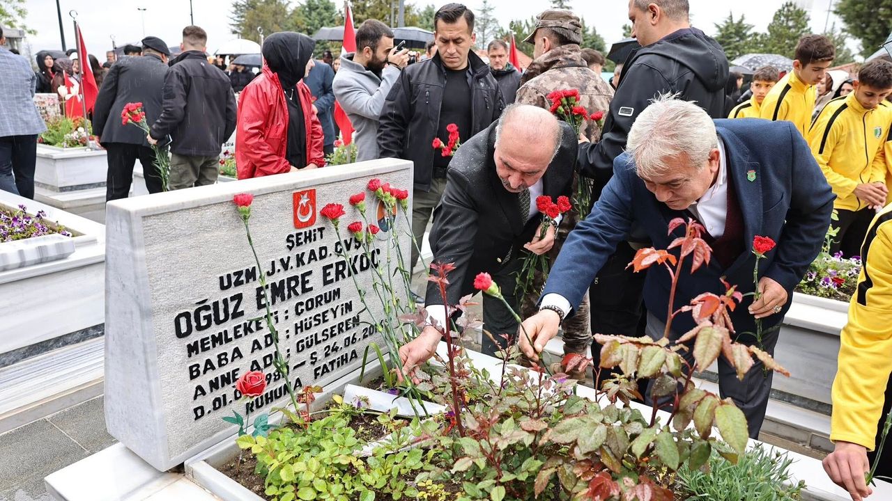 Gençlik Haftası’nda Çorum Şehitliği’nde Duygu Dolu Program