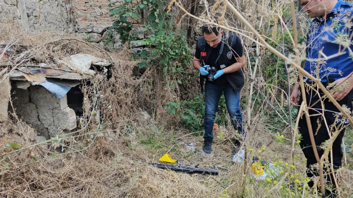 Çorum'da Hareketli Dakikalar: Polisten Kaçan Eli Tüfekli Şüpheliler Yakalandı