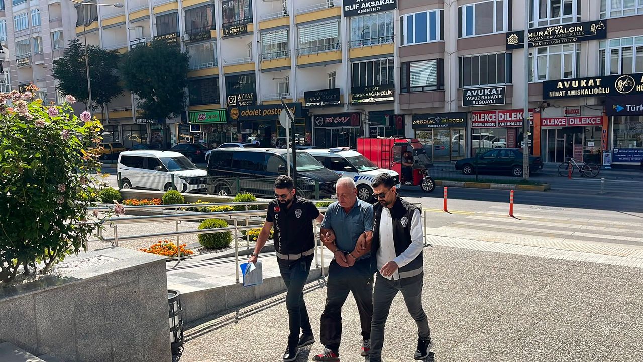 Kahvedeki Cinayet Zanlısı Adliyeye Sevkedildi