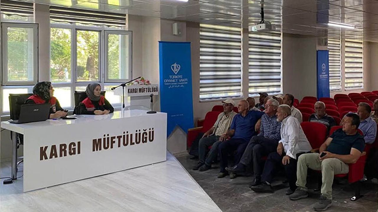 Kargı'da Üreticilere B-Reçete Eğitimi Veriliyor