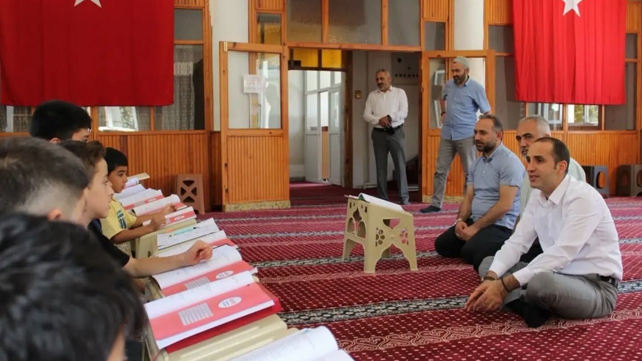 Kaymakam Polat, Yaz Kur'an Kurslarını Ziyaret Etti