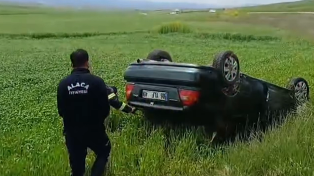 Kontrolden Çıkan Otomobil Ters Döndü: 2 Yaralı