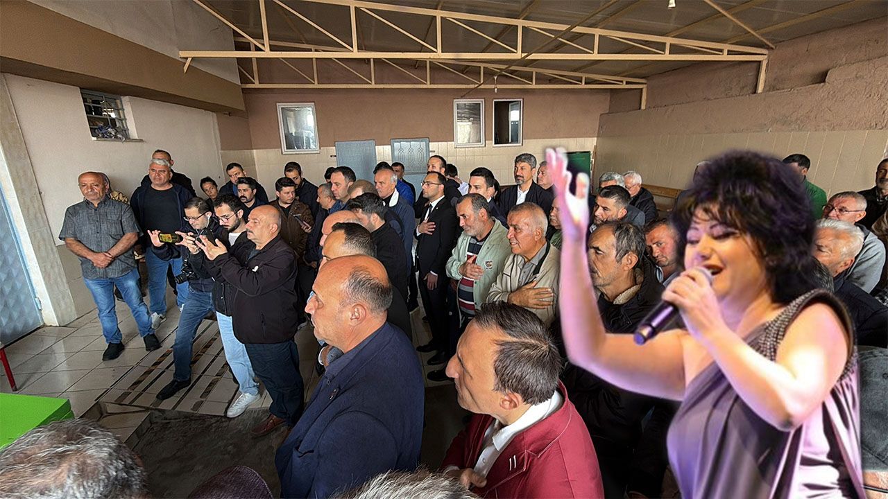 Türkülerin Sultanı Nergis Ay Son Yolculuğuna Uğurlandı