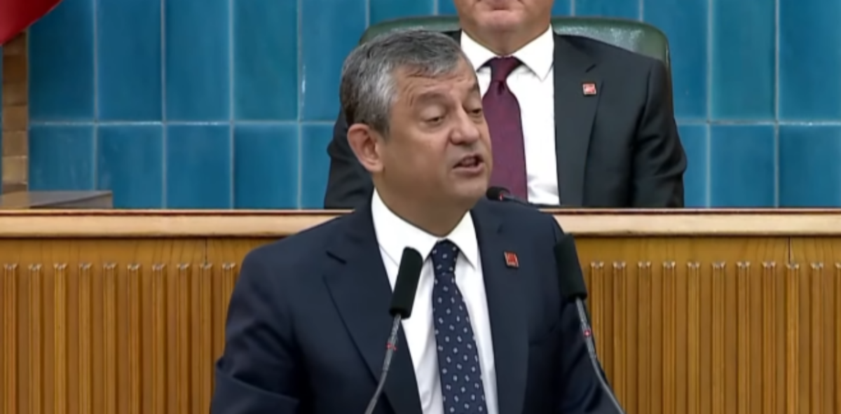 Özgür Özel'den Dikkat Çeken Çıkış: Yeni Parti Kuruluyor