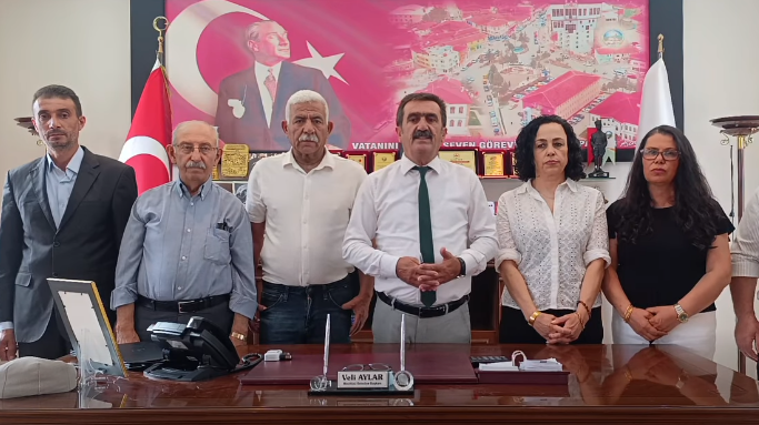 MECİTÖZÜ BELEDİYE BAŞKANI VELİ AYLAR CHP'DEN İSTİFA ETTİ