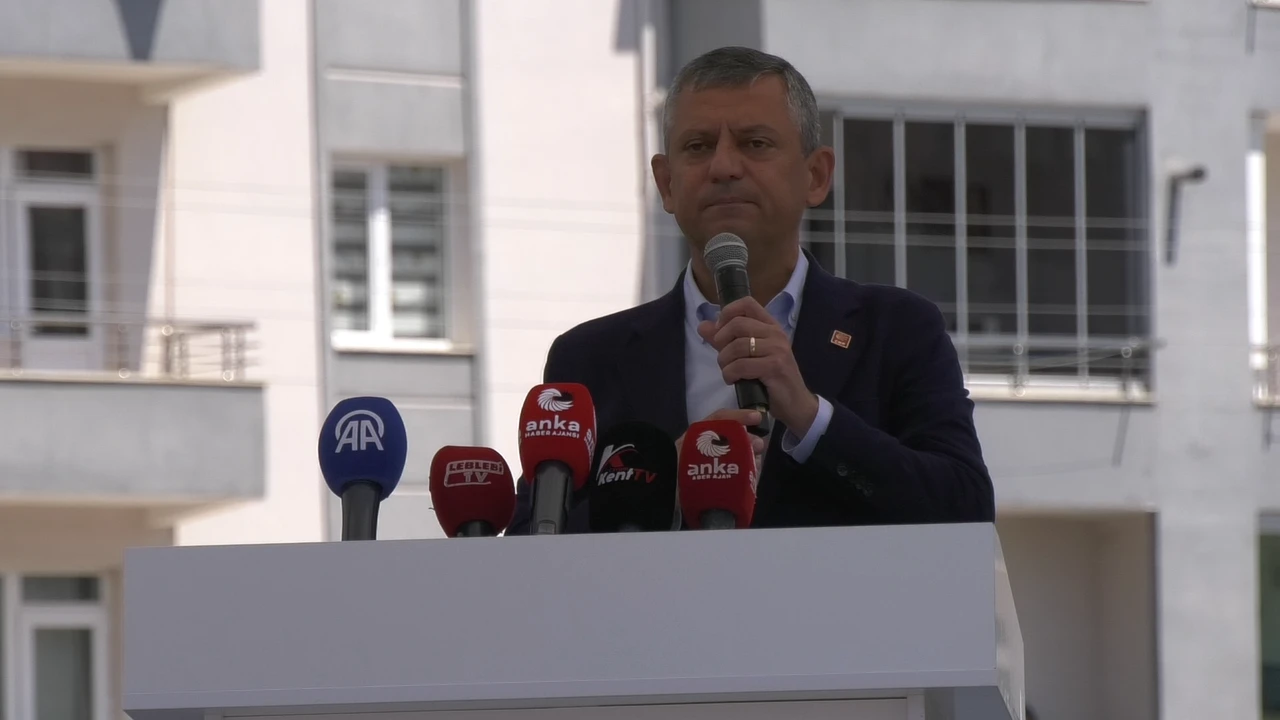 ÖZGÜR ÖZEL “GEREKİRSE BU BAŞI VERECEĞİM, AMA ONLARA BAŞ EĞMEYECEĞİM”