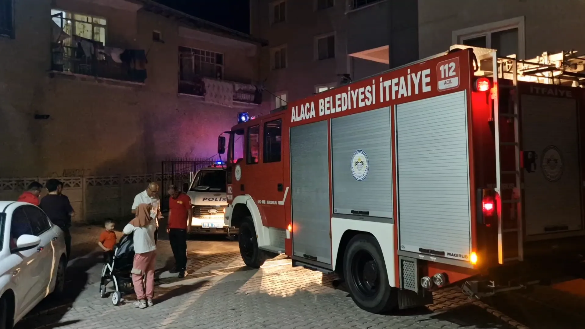 Alaca'da Korkutan Anlar: Mazgala Sıkışan Çocuğu İtfaiye Kurtardı