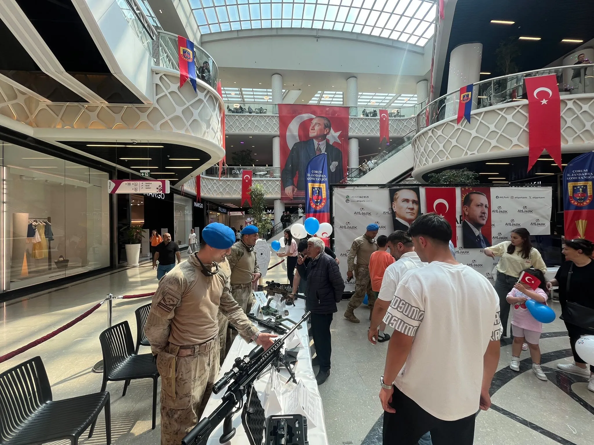 JANDARMA TEŞKİLATI'NIN 187. YIL COŞKUSU: AHL PARK'TA TANITIM STANDI AÇILDI