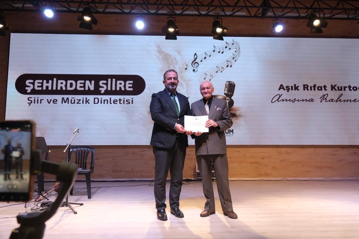 “Şehirden Şiire” Şiir ve Müzik Dinletisi Gerçekleştirildi