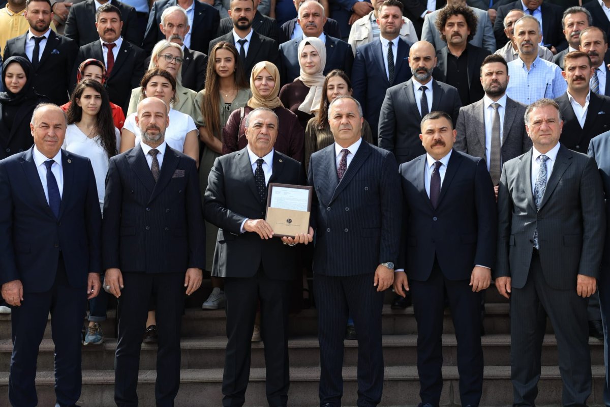 MHP Çorum İl Başkanı Mehmet İhsan Çıplak Mazbatasını Aldı