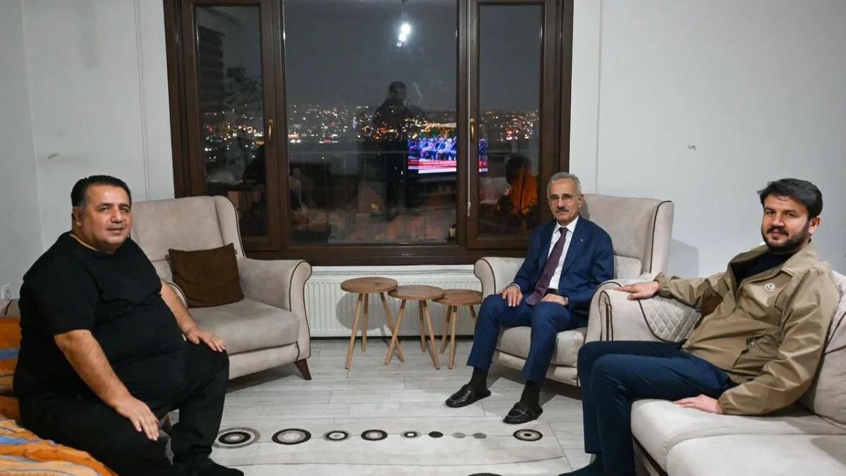 Bakan Uraloğlu’ndan Milletvekili Kaya'ya Geçmiş Olsun Ziyareti