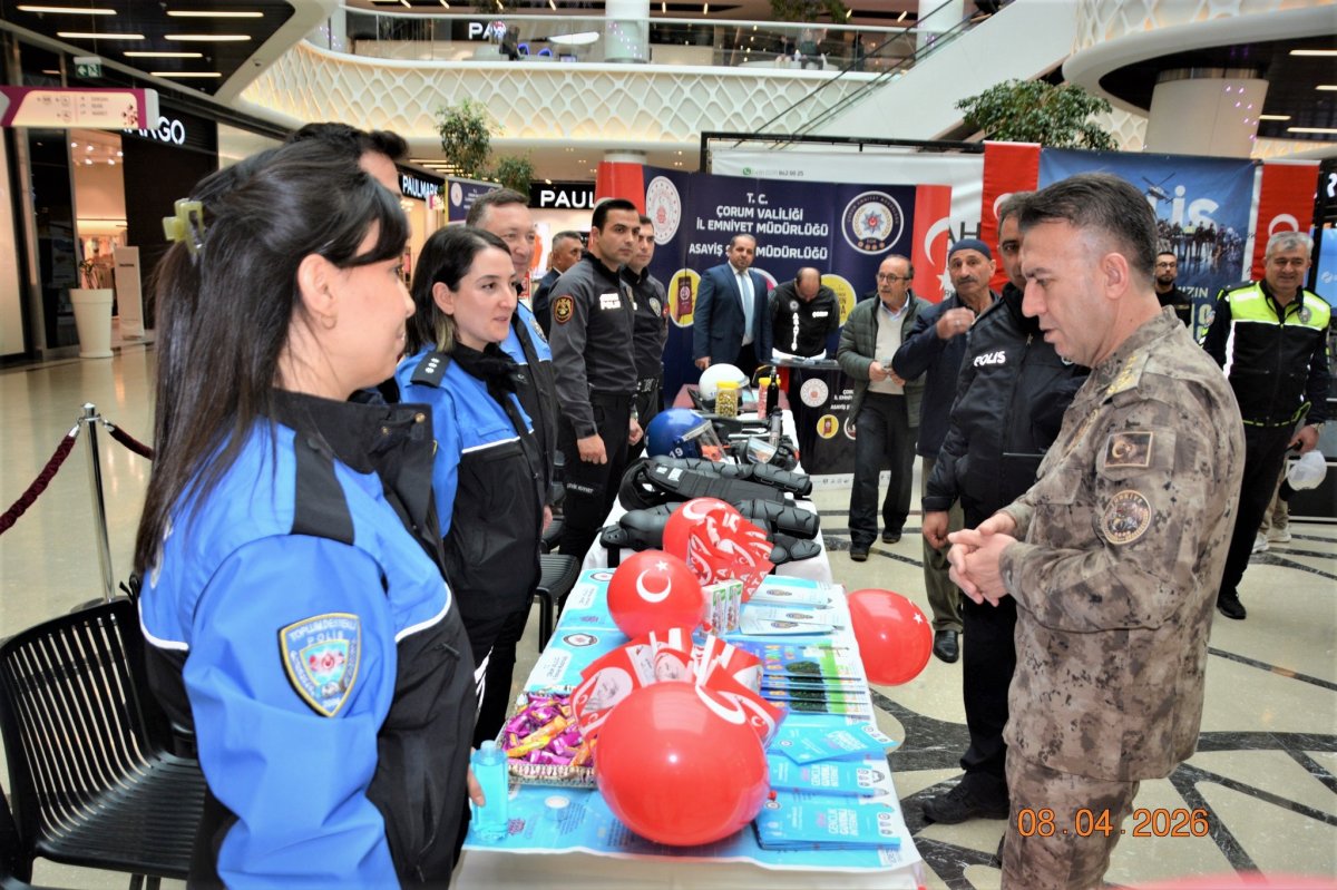 Emniyet Müdürü Pehlivan’dan AHL Park’taki Tanıtım Standına Ziyaret