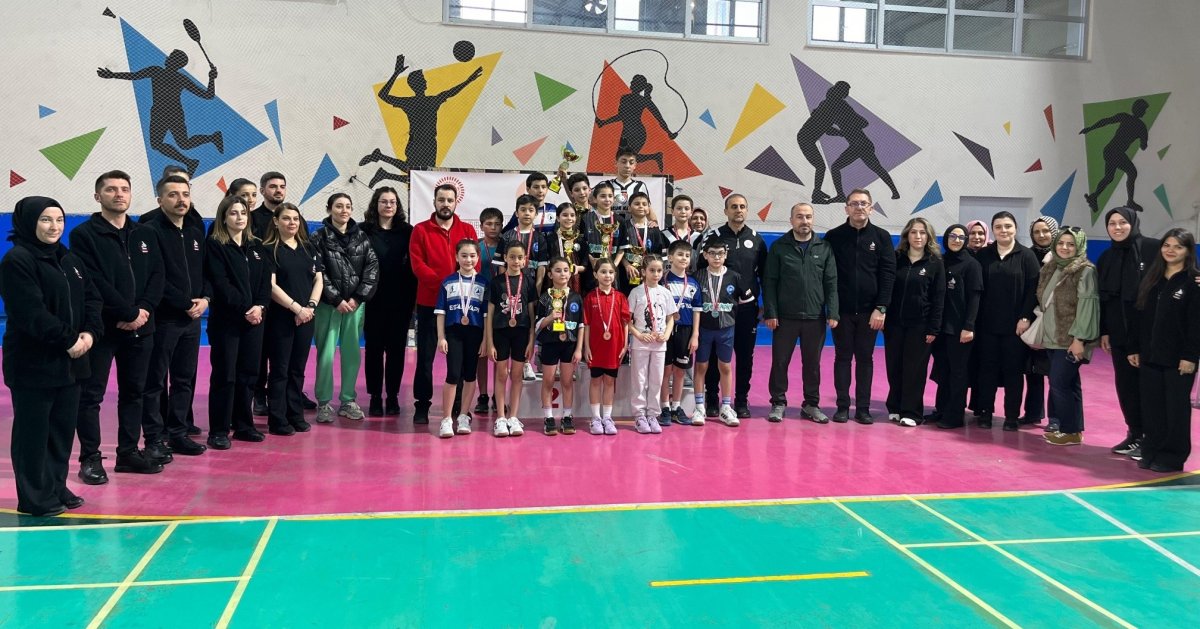 23 Nisan Badminton Turnuvası'nda Heyecan Sona Erdi