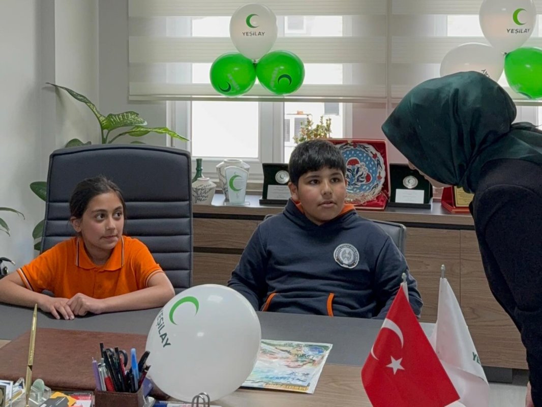 Başkanlık Makamı Gençliğe Emanet: Yeşilay’da 23 Nisan