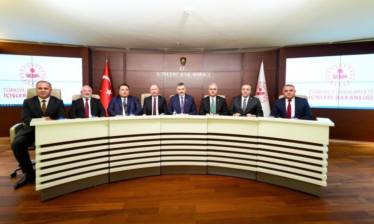 Çorum Protokolünden İçişleri Bakanı Çiftçi’ye Ziyaret