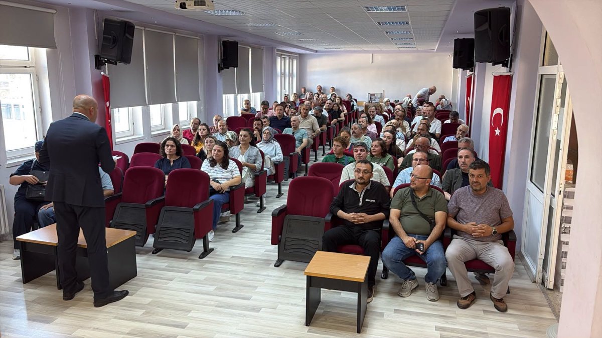 Çorum'da Eğitimin Kalbi Burada Attı: Merkez İlçe Zümre Başkanları Toplantısı Gerçekleştirildi!