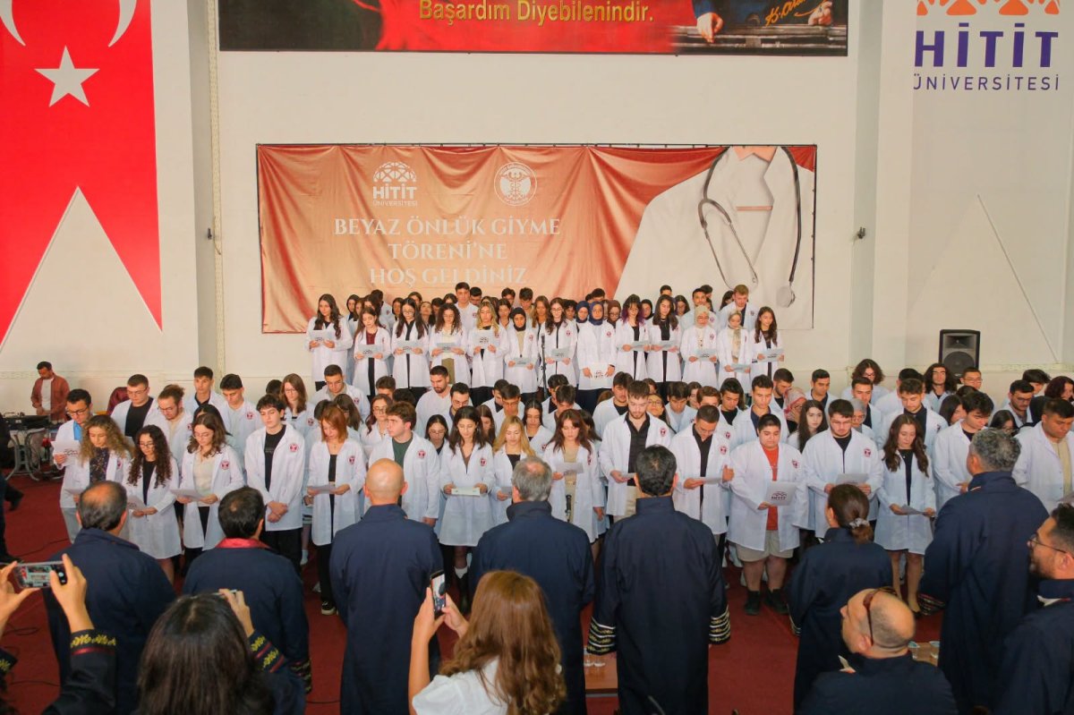 Hitit Üniversitesi Tıp Fakültesi'nde Gurur Günü: 139 Öğrenci Beyaz Önlüğünü Giydi