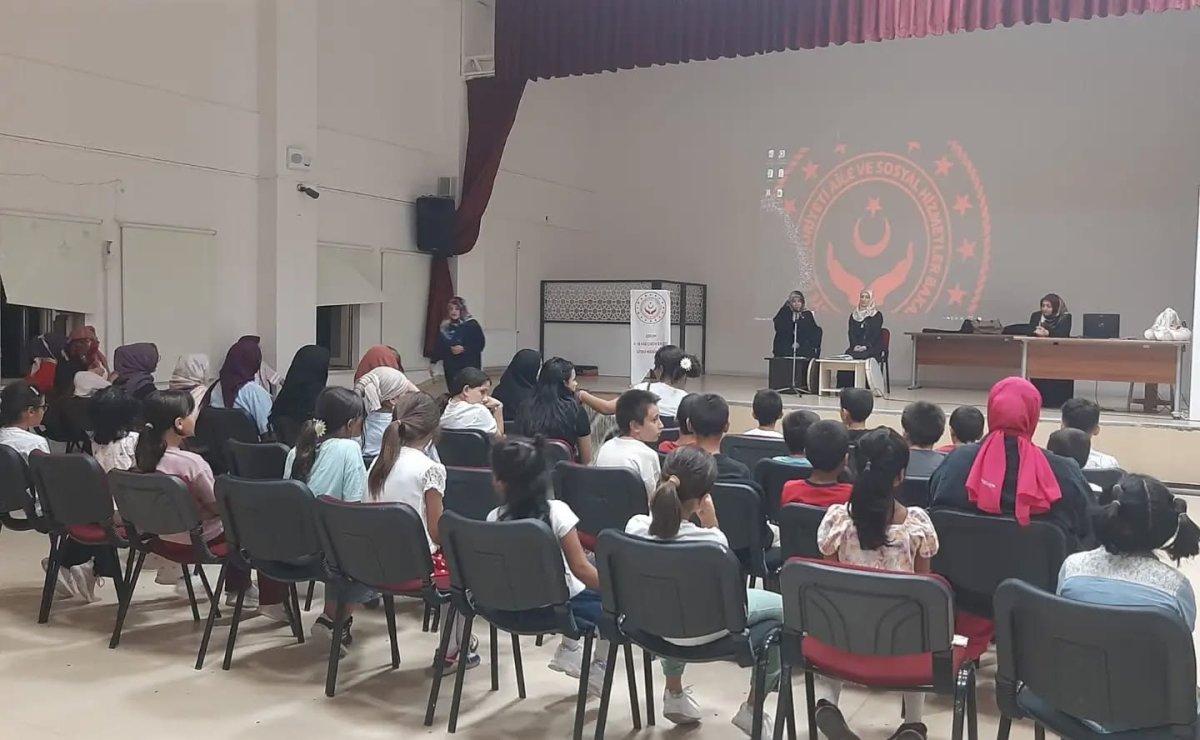 Çocuk Evleri Sitesi'nde Anlamlı Mevlid-İ Nebi Programı