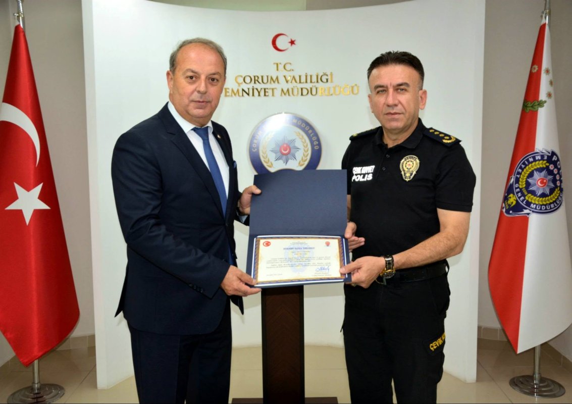 Çorum Emniyetinde Duygusal Veda: Özel Kalem Amiri Ali Uzunay Emekliye Ayrıldı