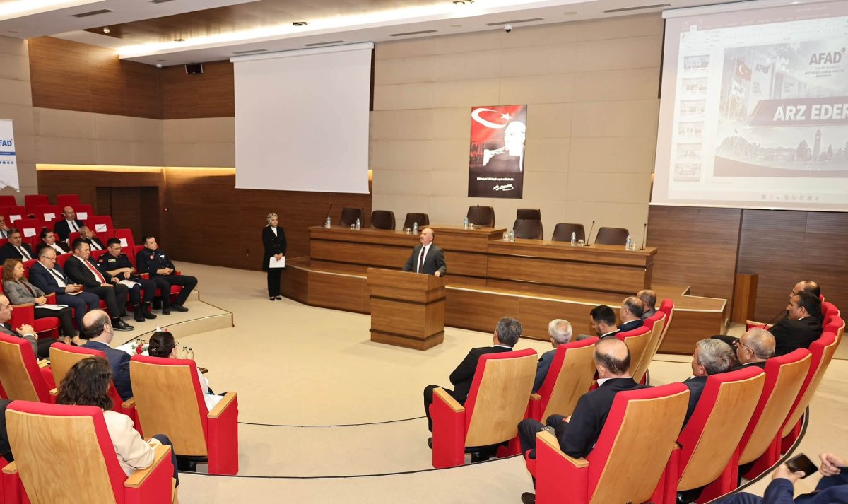 Çorum'da Afetlere Hazırlık Zirvesi: Vali Çalgan Başkanlığında Kritik Toplantı