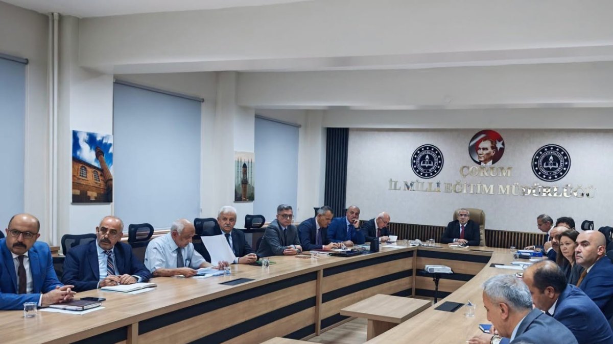 Çorum Milli Eğitiminde Kritik Zirve: Bakanlık Denetimi Öncesi Eğitim Kurmayla Toplandı