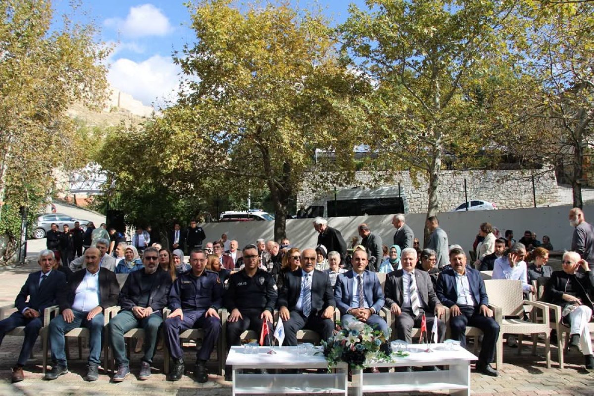 İskilip'te "Bir Renk Bir İz" Sergisi Görkemli Bir Törenle Açıldı