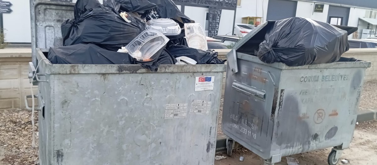Akkent'te Alınmayan Çöplere Tepki