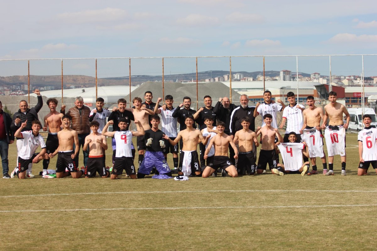 9 Kişiyle Destan Yazdılar: Arca Çorum FK U17’den Tarihi Zafer! 