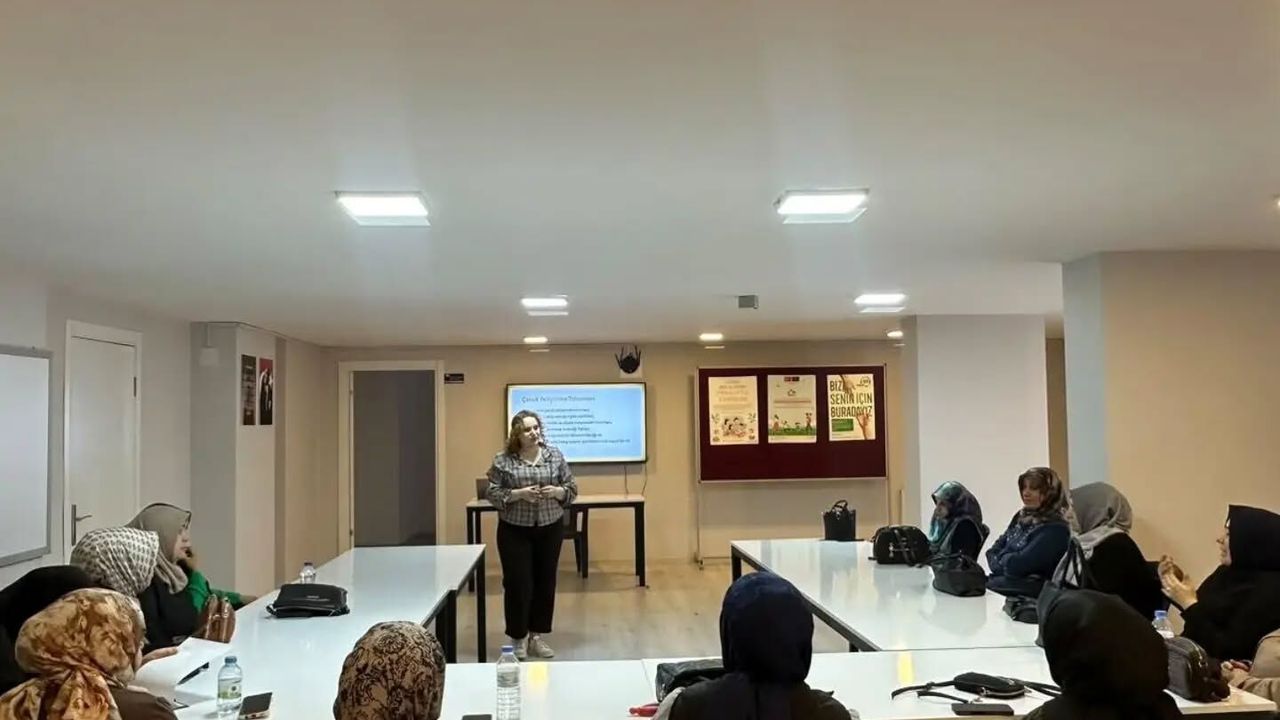 Adem kursiyerlerine “Çocuk Yetiştirme Tutumları Eğitimi” verildi