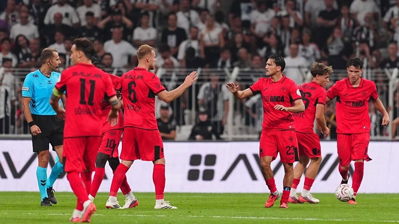 Arca Çorum FK Beşiktaş Deplasmanında Dağıldı! Tarihi Fark