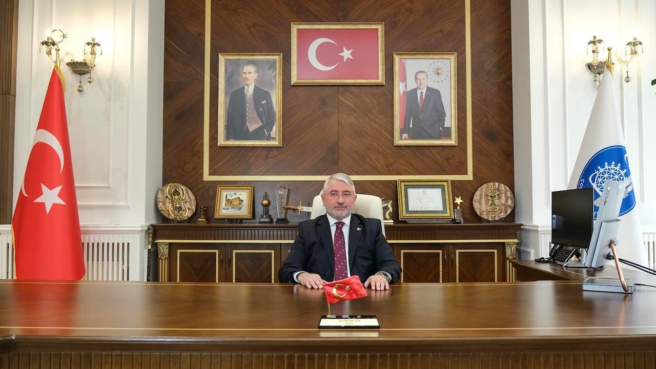 Başkan Aşgın, “Kadir Gecesi İslam Coğrafyasına Huzur Ve Barış Getirsin”