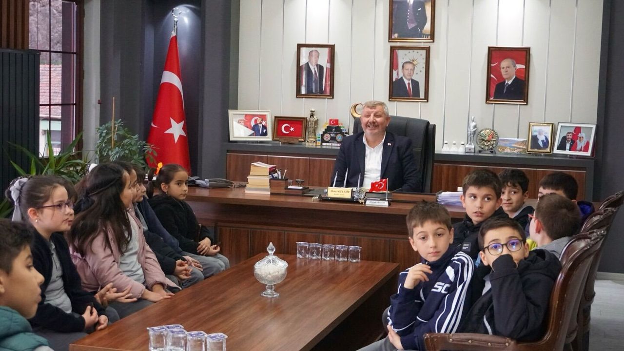 Başkan Gelgör, Minik Öğrencileri Ağırladı!