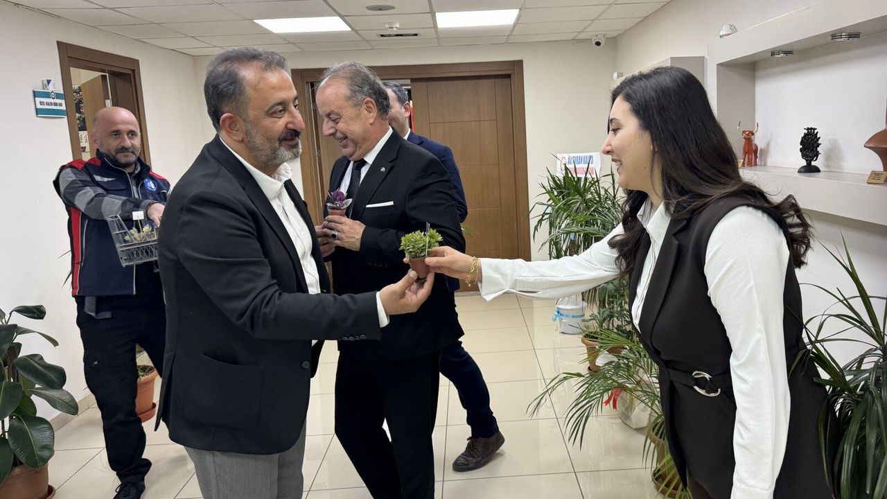 Belediye’den Emniyet Müdürlüğü’ne Kutlama Ziyareti