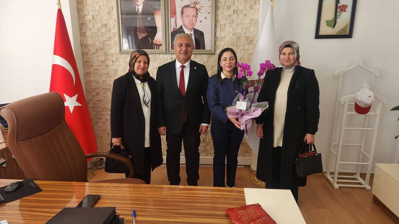 Boğazkale’de Protokol Üyeleri, Kadınları Unutmadı